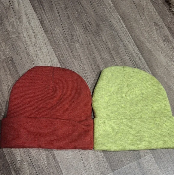 ❄️ Kids Beanie Set The Grinch And His Dog  Red and Green☃️ - Picture 3 of 5